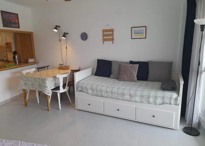 Apartment With Pool Near The Beach